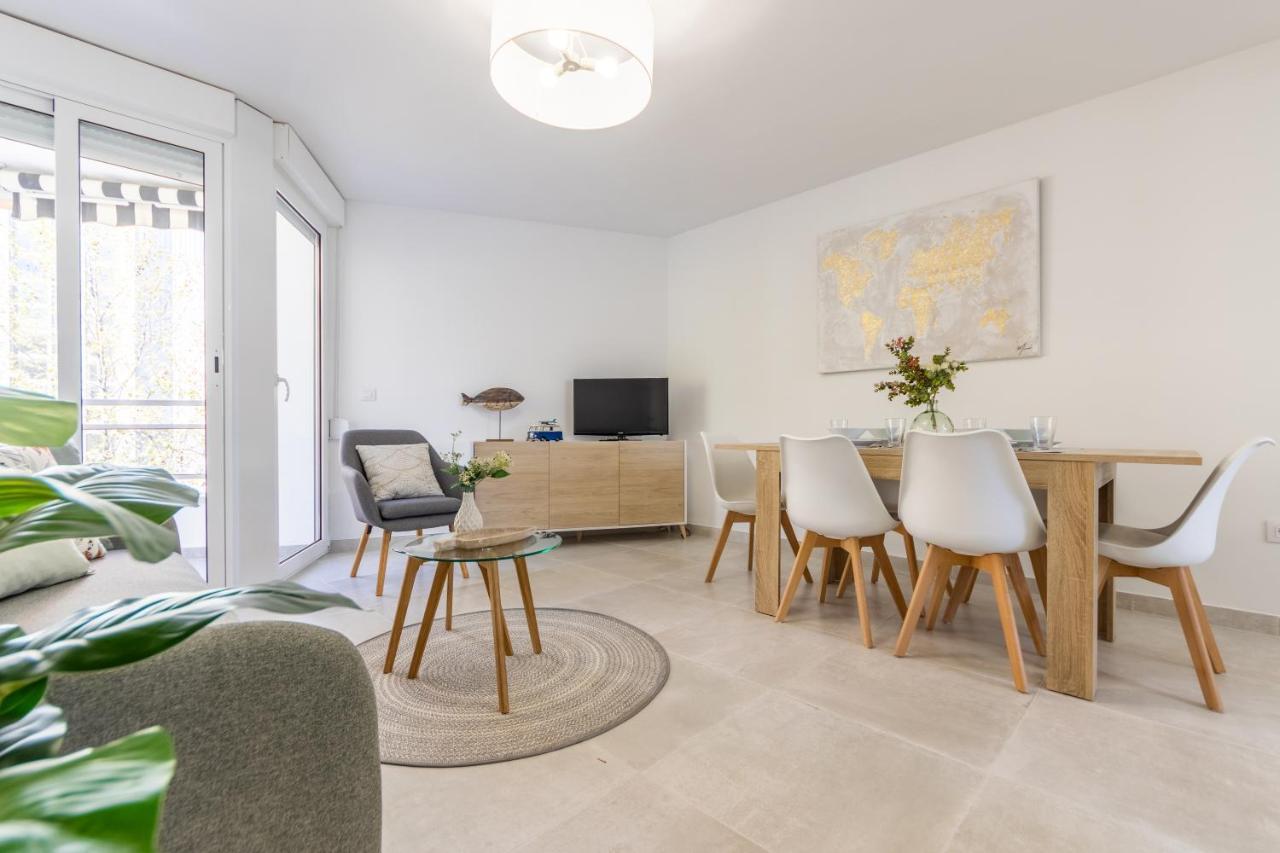Boooom!!! Apartment With Swimming Pool 萨洛 外观 照片